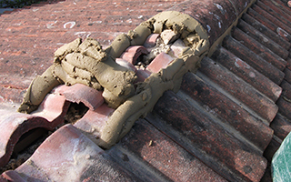 Replacing Broken Roof Tiles - The Do's and Don'ts by About Roofing Supplies